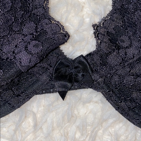 Vintage Victoria’s Secret Bra - Picture 3 of 7